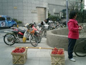 frutta in strada