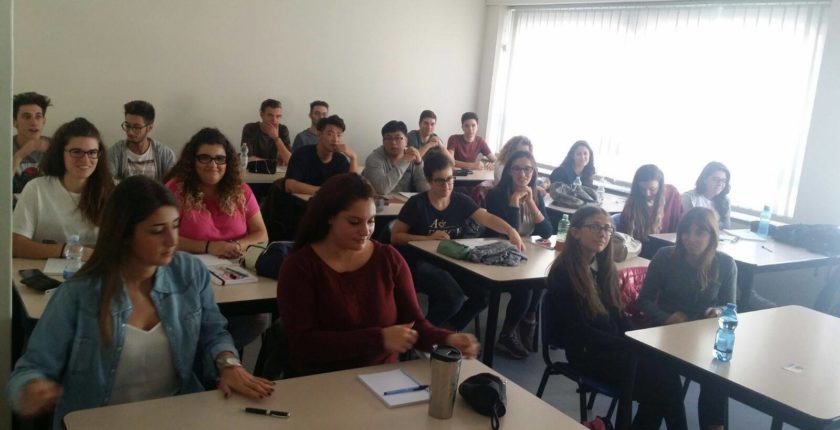 English at the reception - Progetto Mogat